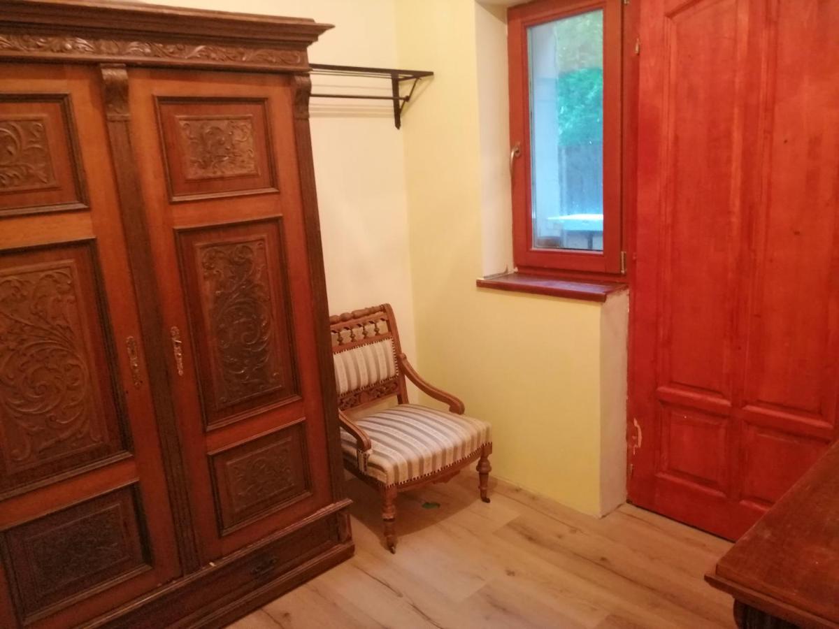 Vizaknai Apartmanhaz Szekesfehervar Exterior photo